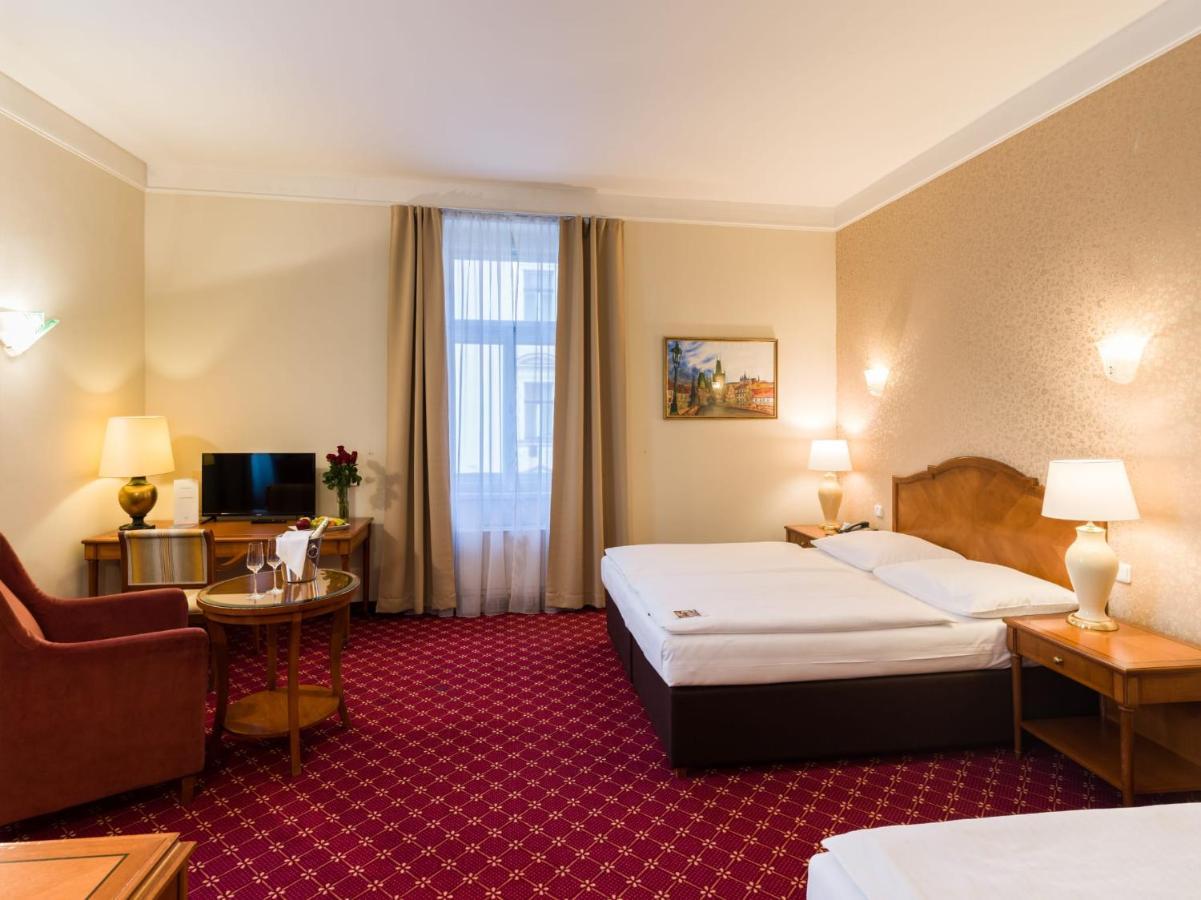 Hotel St George - Czech Leading Hotels Прага Экстерьер фото